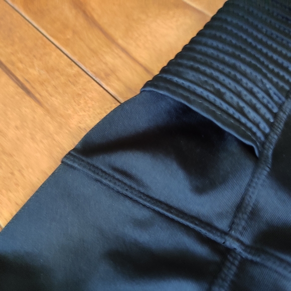 Workout Leggings - Picture 4 of 7